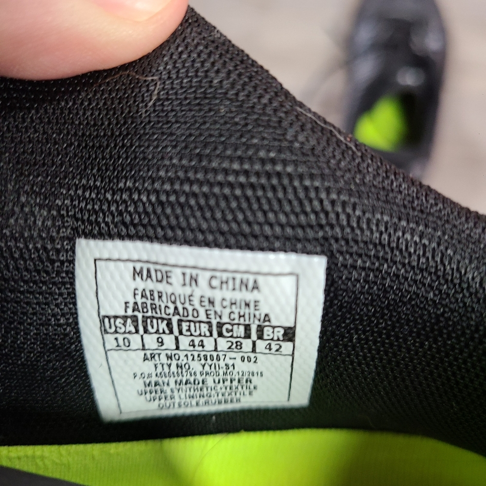 Under Armour Men's Black Running Shoes - Picture 9 of 10